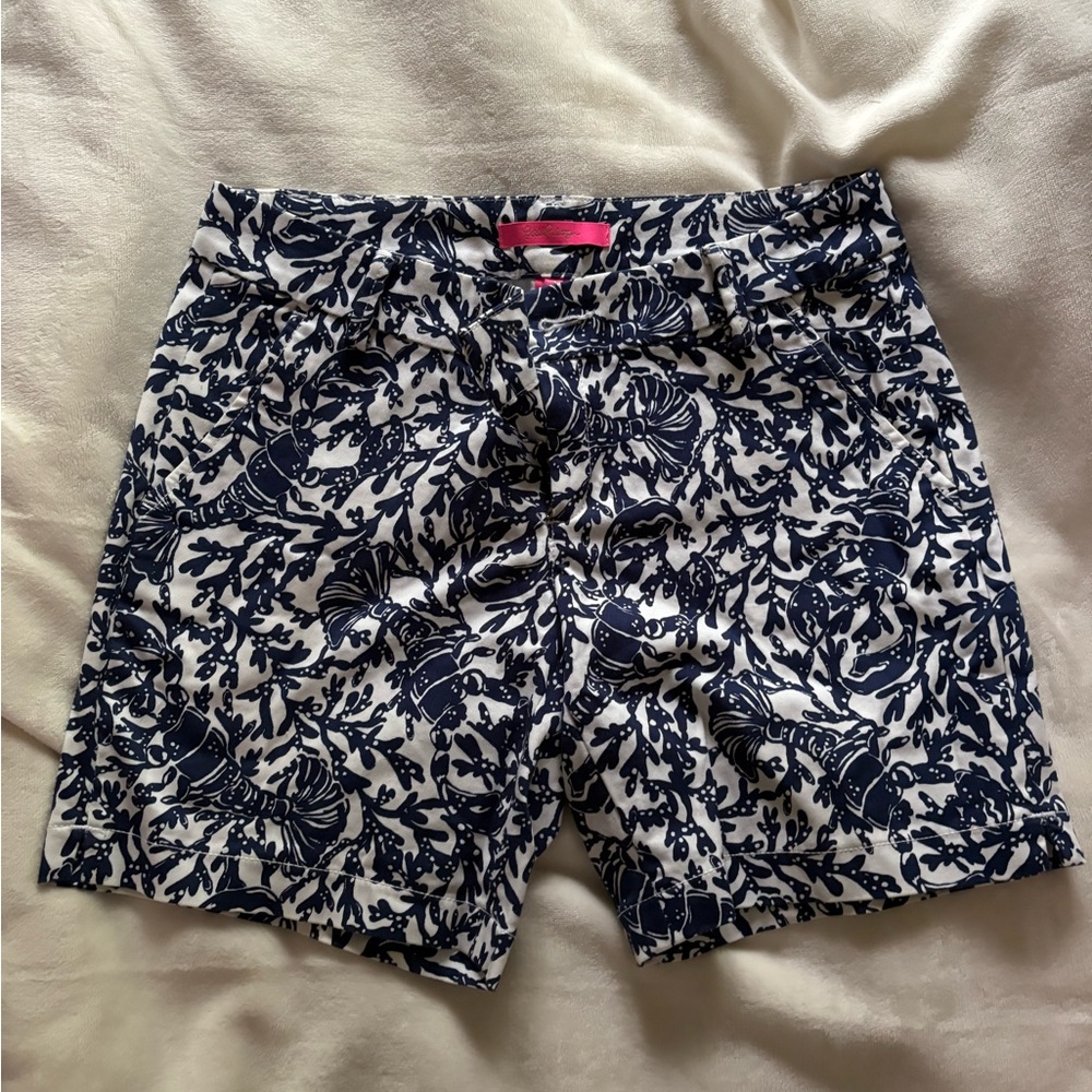 Lilly Pulitzer Jayne Short in Krillin it Navy White Lobster